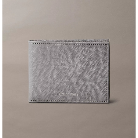 Calvin Klein Billetera Plegable de piel saffiano