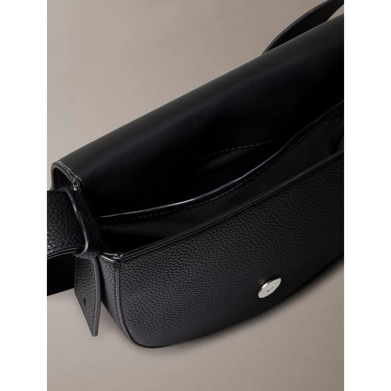 Calvin Klein Bolso de sillín Archive Hardware Calvin Klein Bolso de sillín Archive Hardware