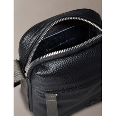 Calvin Klein Bolso Negro Reportero
