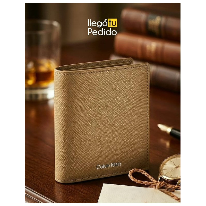 Calvin Klein Billetera Saffiano Caribú